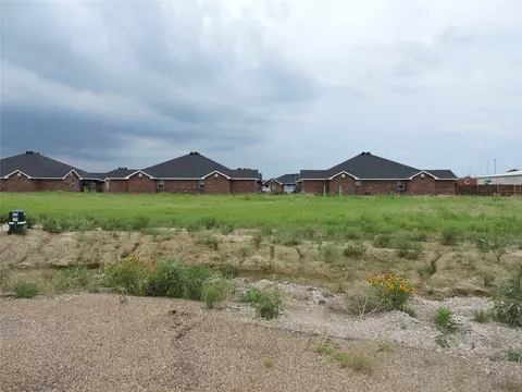 279 Victory Dr, Mabank, TX 75147