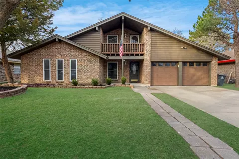 1303 Paisley Dr, Arlington, TX 76015