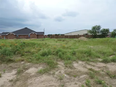 283 Victory Dr, Mabank, TX 75147