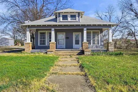 5525 Bakers Ln, Haltom City, TX 76117