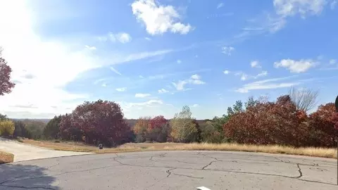 10001 Oak Mill Ct, Fort Worth, TX 76135