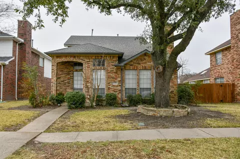 2901 Lois Ln, Rowlett, TX 75088