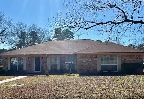 510 Cynthia Dr, Longview, TX 75605