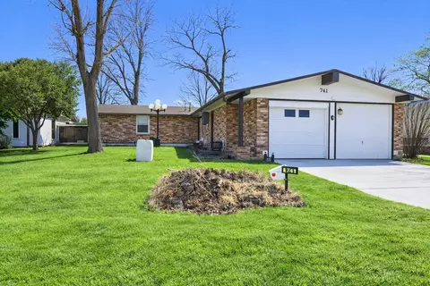 741 Greenhaven Dr, Richardson, TX 75080