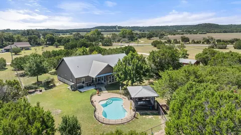 111 Private Road 2346, Meridian, TX 76665