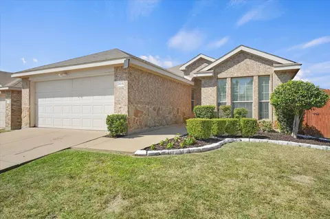 2015 Allyson Dr, Heartland, TX 75126