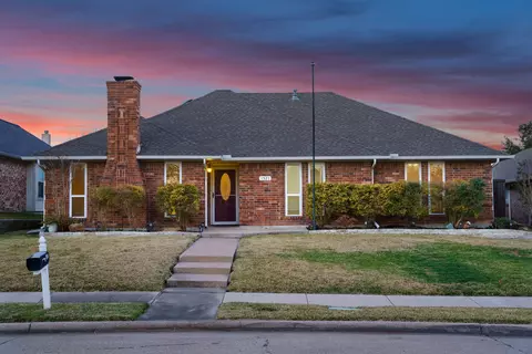 1521 Barclay Dr, Carrollton, TX 75007