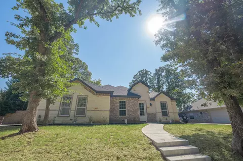 1408 Spinnaker Ln, Azle, TX 76020