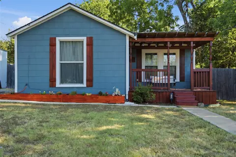 116 W 7th St, Weatherford, TX 76086