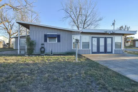 300 N N Shr, Brady, TX 76825