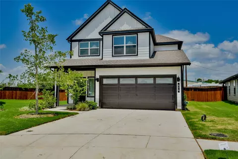 676 Capstone Cir, Granbury, TX 76048