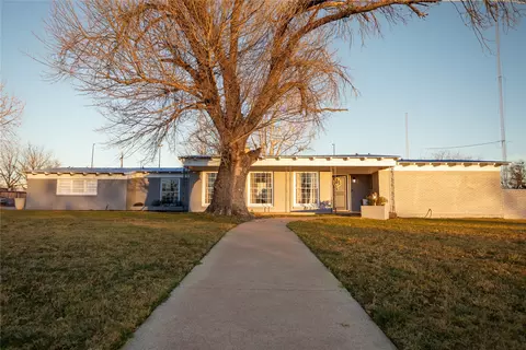 909 Cherry St, Baird, TX 79504