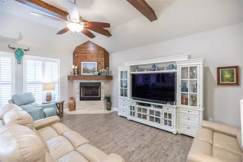 Living - 3418 Double Eagle Ln, Abilene, TX 79606 photo 1 of 2