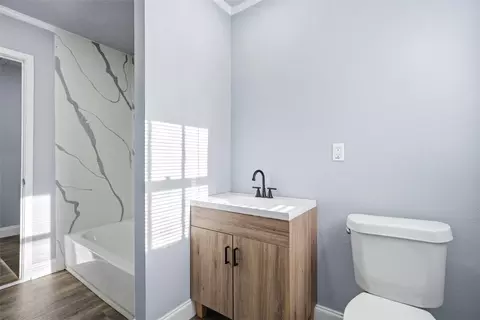 Bath - 2809 Alexander Ave, Waco, TX 76708 photo 2 of 2