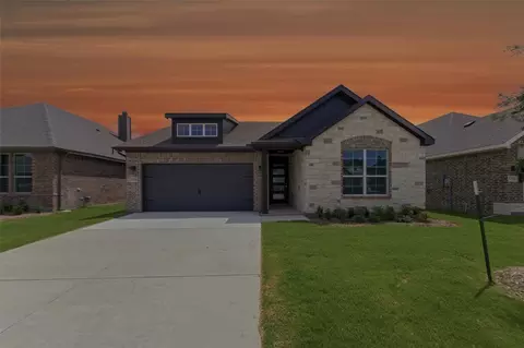 3504 Helena St, Gainesville, TX 76240