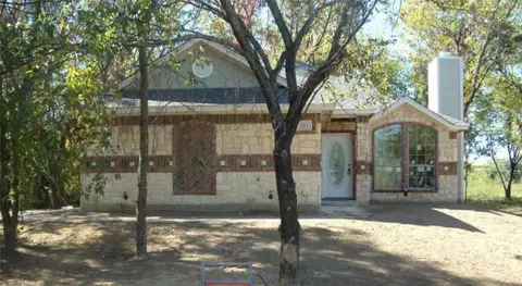 311 S Spring Branch Trl, Springtown, TX 76082