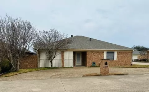 1408 Elmwood St, Sulphur Springs, TX 75482