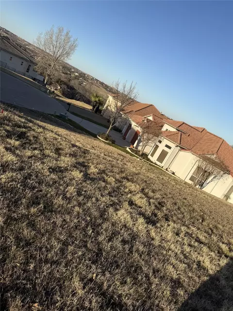 7705 Lakeview Cir, Fort Worth, TX 76179