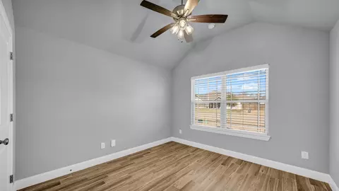 Bedroom - 924 E 5th St, Springtown, TX 76082 photo 3 of 4