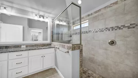 Bath - 924 E 5th St, Springtown, TX 76082 photo 2 of 3