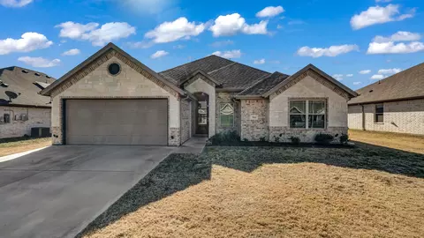 924 E 5th St, Springtown, TX 76082