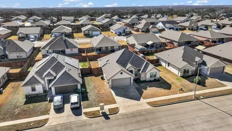 View/Area - 924 E 5th St, Springtown, TX 76082 photo 3 of 3