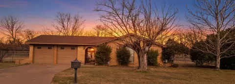 1705 11th St, Mineral Wells, TX 76067