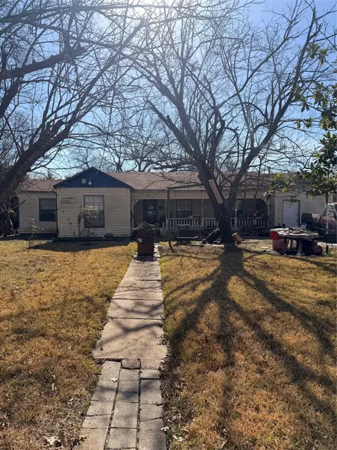 114 E Park Place Dr, Lancaster, TX 75134