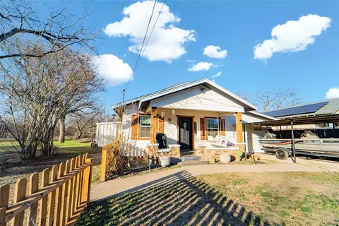 206 E 2nd St, Breckenridge, TX 76424