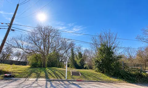 1537 Fleetwood St, Dallas, TX 75223