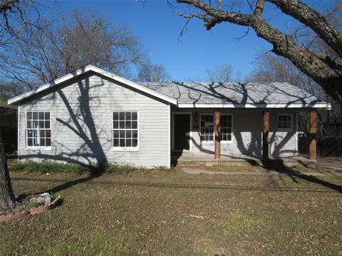 3807 Beverly Dr, Beverly Hills, TX 76711