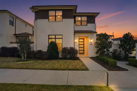 323 Sunset Ln, Fort Worth, TX 76114