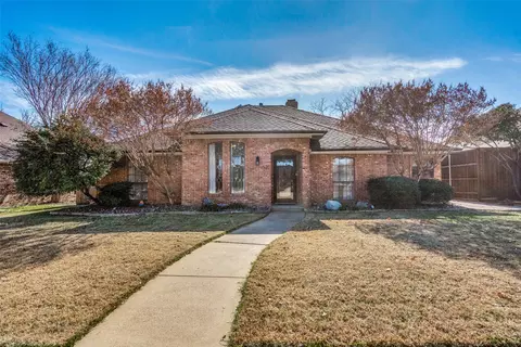1520 Sugar Creek Dr, Carrollton, TX 75007