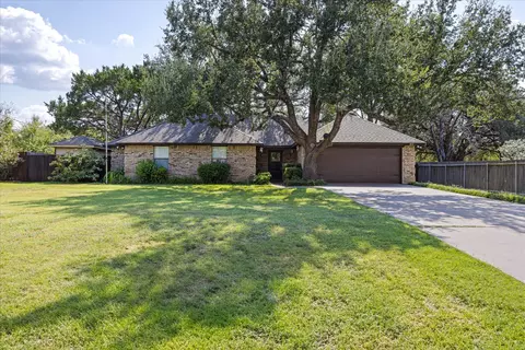 502 Shady Grove Dr, Granbury, TX 76049