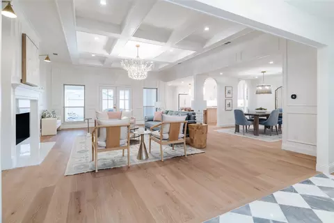 9206 Clover Valley Dr, Dallas, TX 75243