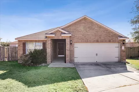 125 Dodge City Ct, Newark, TX 76071
