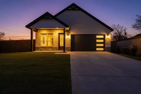 3401 S Hughes Ave, Fort Worth, TX 76119