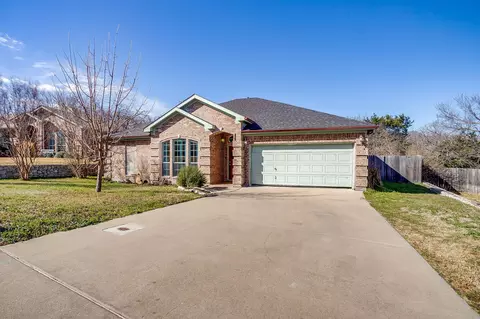 2226 Creek Side Dr, Weatherford, TX 76087