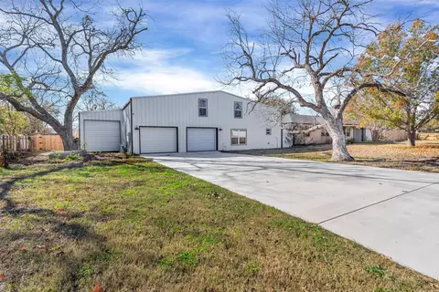 406 N Oak Ln, Tolar, TX 76476