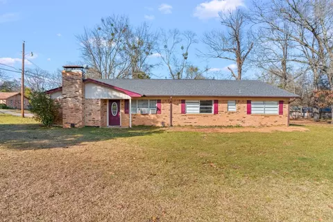 2400 Holly St, Jacksonville, TX 75766