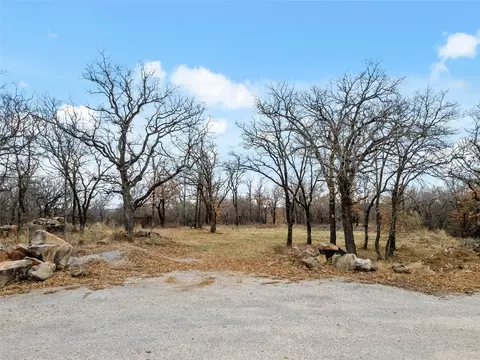 513 Palomino Ct, Runaway Bay, TX 76426