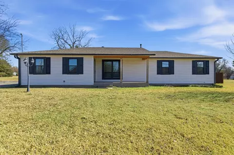 2805 Rex Cruse Dr, Sherman, TX 75092