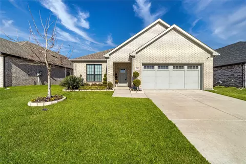 201 Brookview Dr, Lavon, TX 75166