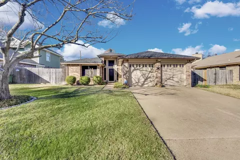 6504 Topaz Dr, Arlington, TX 76001