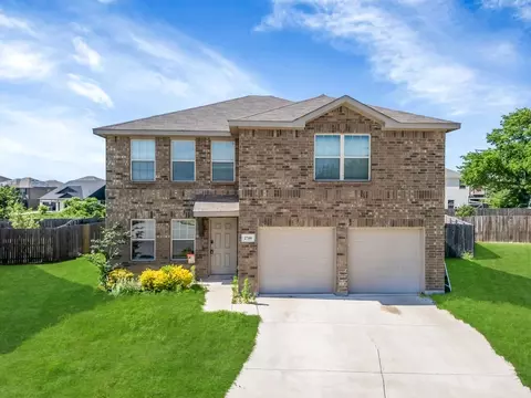 2700 Andesite Ln, Fort Worth, TX 76108