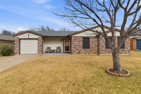 605 Plainview Dr, Mansfield, TX 76063