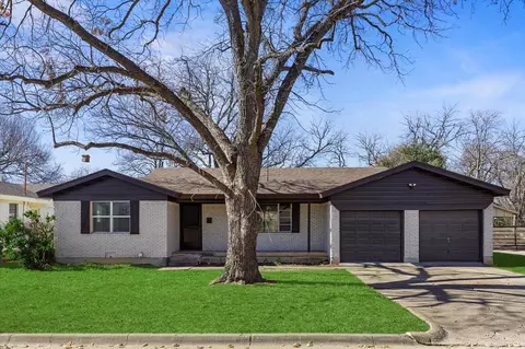 3517 Garwood Dr, North Richland Hills, TX 76117