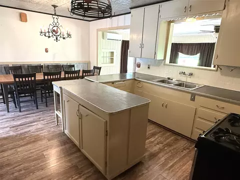 Kitchen - 2015 E 5th St, Tyler, TX 75701 photo 1 of 2
