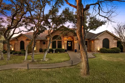 106 Manor Ct N, Willow Park, TX 76087