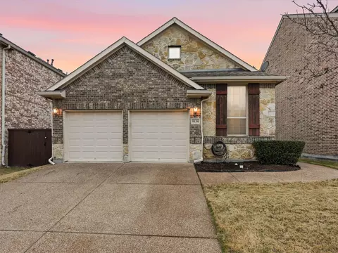9136 Cottonwood Village Dr, Fort Worth, TX 76120